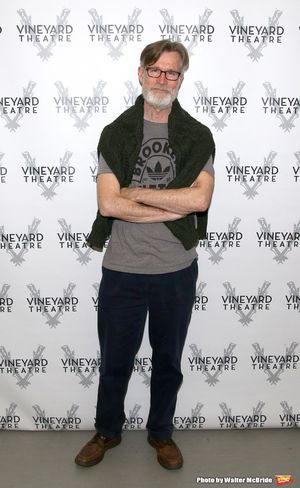 Tom Nelis @ BroadwayWorld Tom Nelis Photo