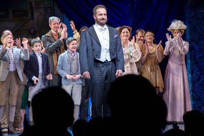 Alfie Boe and the cast of FINDING NEVERLAND Photo