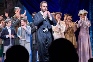 Alfie Boe and the cast of FINDING NEVERLAND @ BroadwayWorld Alfie Boe and the cast of FINDING NEVERLAND Photo