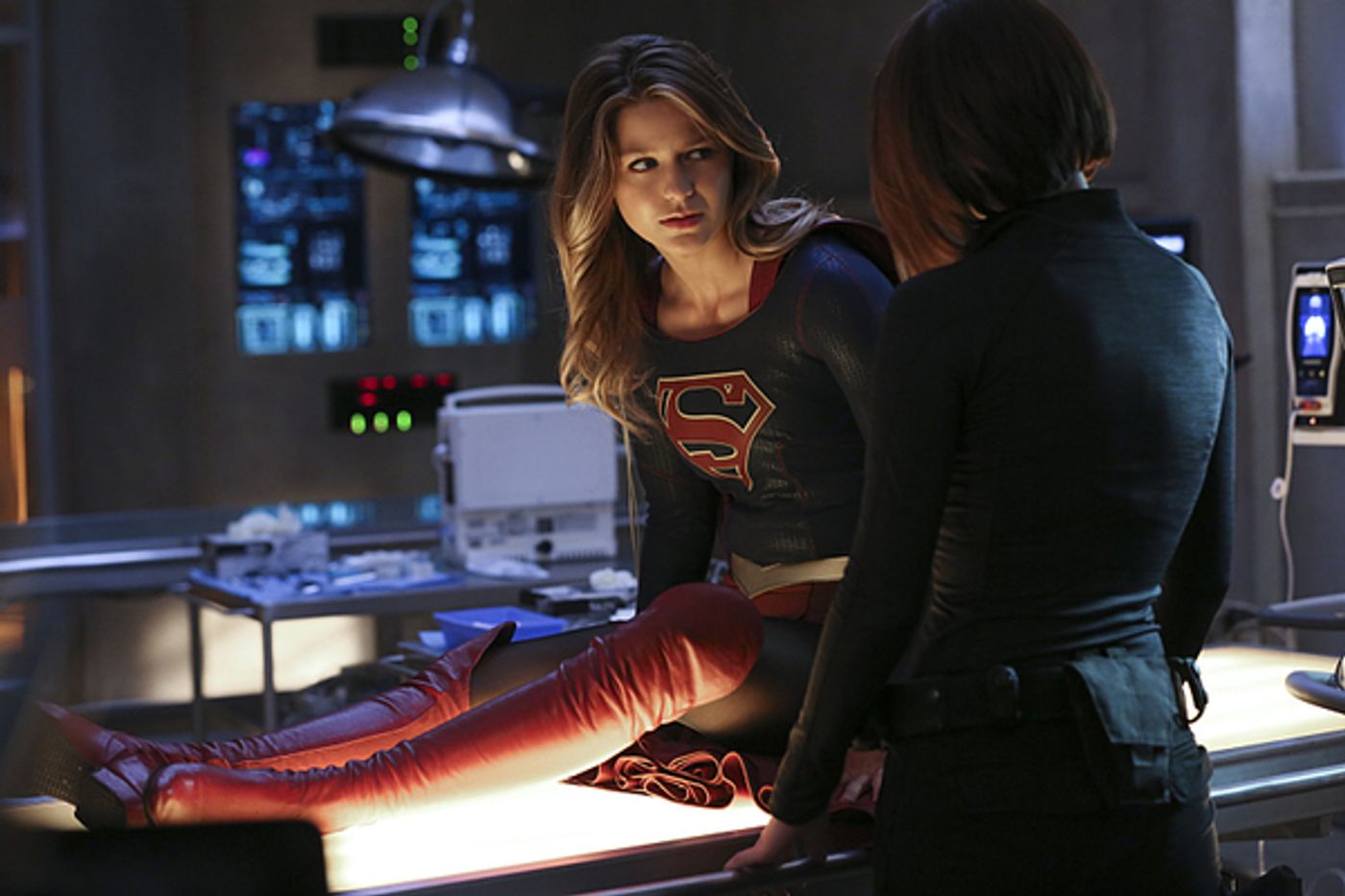Photo Flash: SUPERGIRL Risks Everything in Season One Finale! Photo Flash: SUPERGIRL Risks Everything in Season One Finale! Image