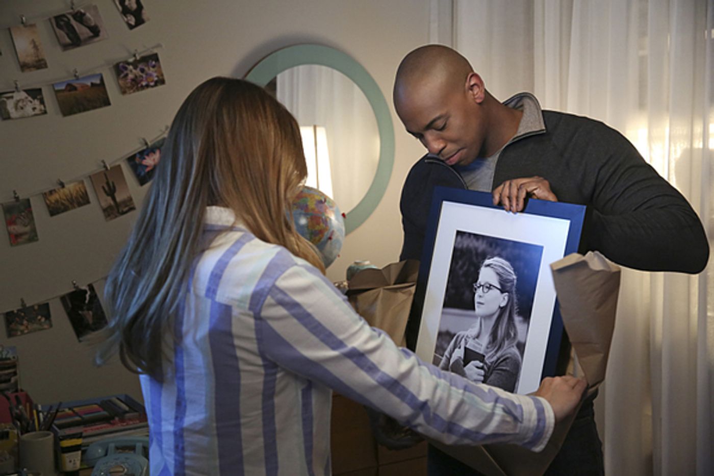 Photo Flash: SUPERGIRL Risks Everything in Season One Finale! Photo Flash: SUPERGIRL Risks Everything in Season One Finale! Image