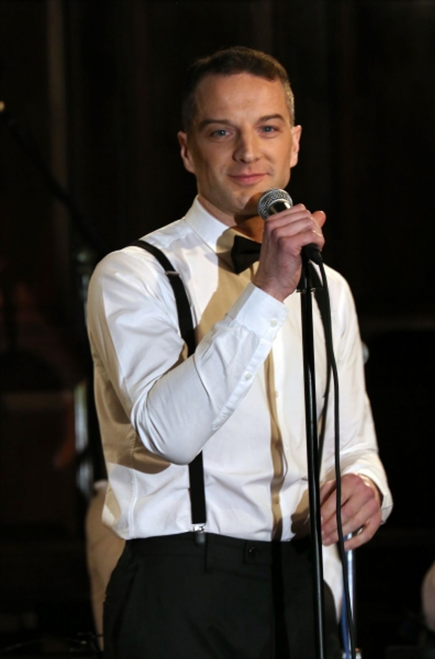 BWW Exclusive: Euan Morton to Walk Cross-Country for Depression & Bipolar Support Alliance  Image