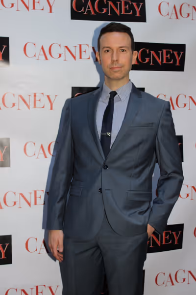 Jeremy Benton Photo