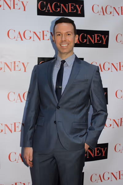 Jeremy Benton Photo
