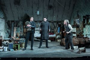 Daniel Mays, Timothy Spall, George Mackay Photo