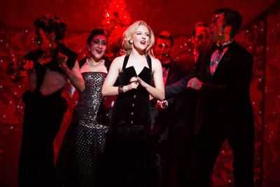 HelÃ©ne Yorke and the cast of American Psycho Photo