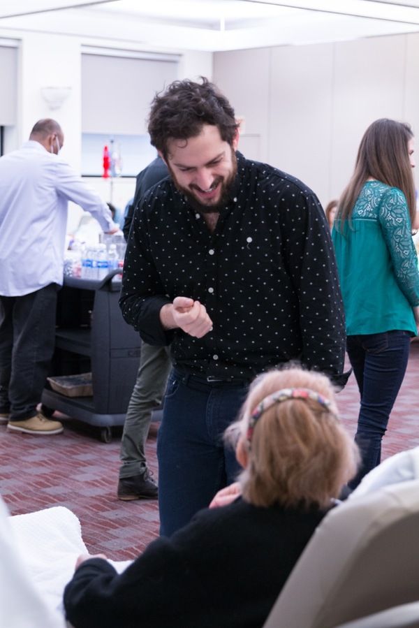 Photo Flash: Stars of FIDDLER ON THE ROOF Take Part in Sing For Your Seniors  Image