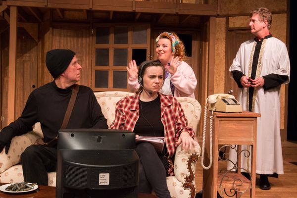 (seated) STEVE TARRY (Selsdon) and ANA BURY (Poppy); (standing) SHELLEIGH FERGUSON (D Photo