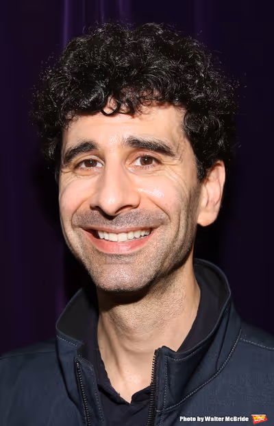 John Cariani  Photo