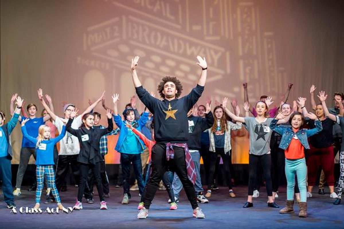 Andrew Chappelle teaching iconic HAMILTON choreography at 