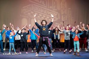 Andrew Chappelle teaching iconic HAMILTON choreography @ BroadwayWorld Andrew Chappelle teaching iconic HAMILTON choreography Photo