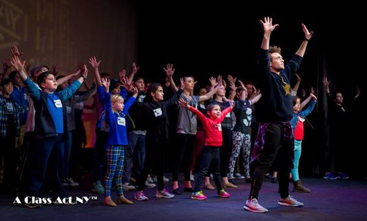 Andrew Chappelle teaching iconic HAMILTON choreography at 