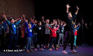 Andrew Chappelle teaching iconic HAMILTON choreography @ BroadwayWorld Andrew Chappelle teaching iconic HAMILTON choreography Photo