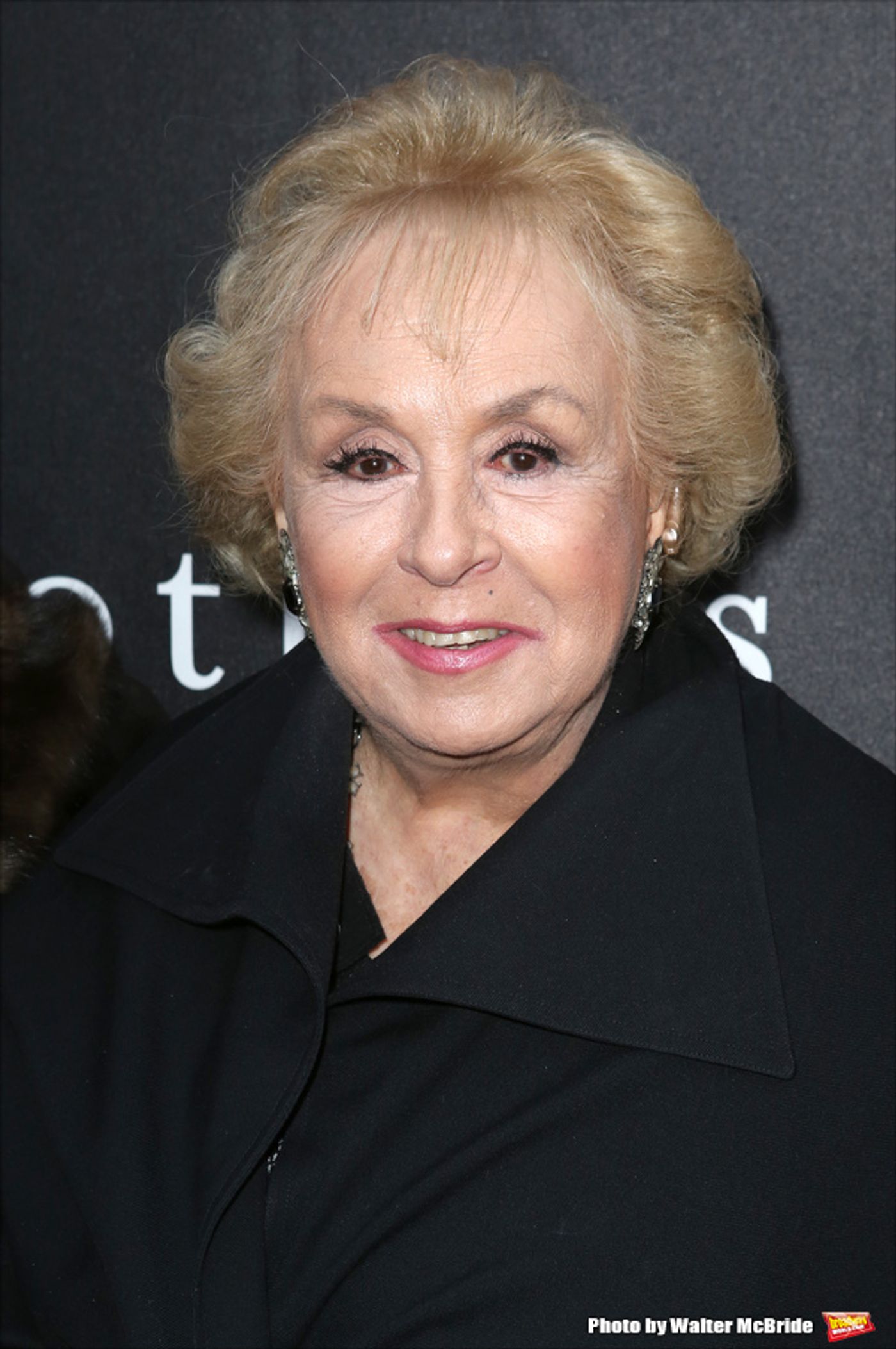 Photo Flash: Remembering Doris Roberts  Image