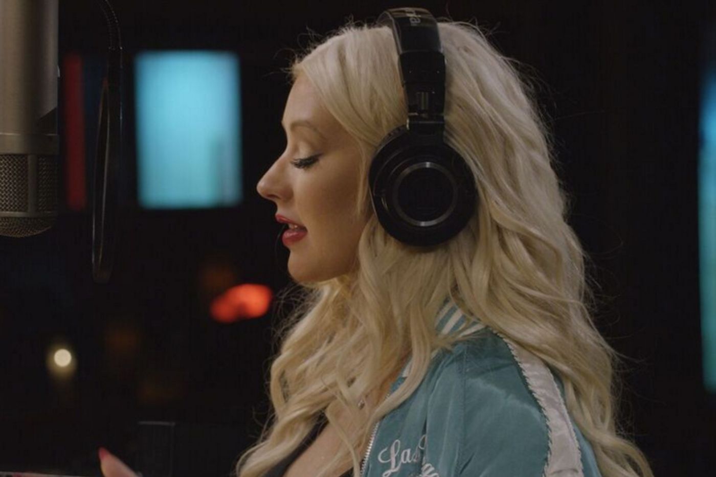 BWW Exclusive Interview: Christina Aguilera Talks Teaching Her New On-Line Singing MasterClass  Image