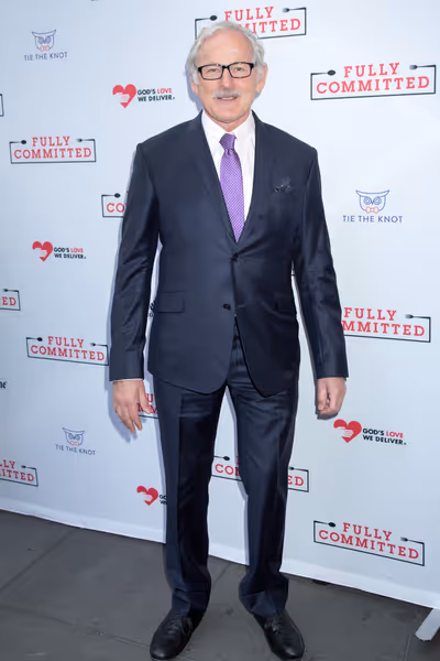 Victor Garber Photo