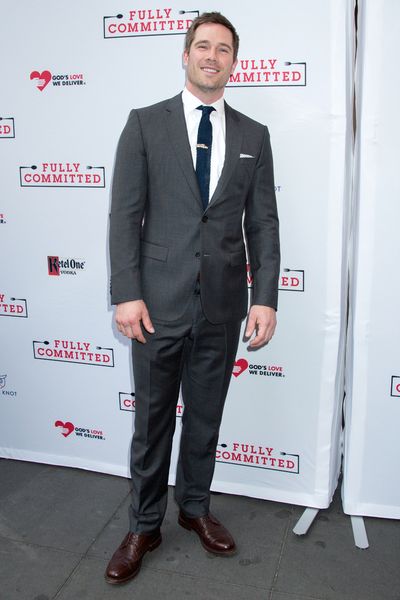 Luke Macfarlane Photo