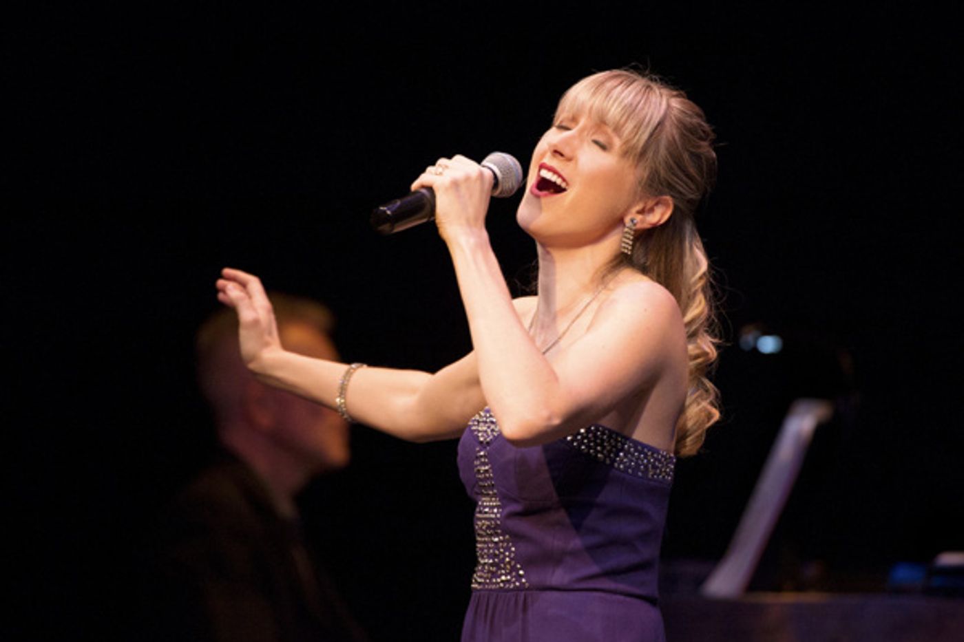 Photo Flash: Sneak Peek at Sara Jean Ford in 'DREAM OF NOW, DREAM OF THEM', Coming to Reilly Arts Center Photo Flash: Sneak Peek at Sara Jean Ford in 'DREAM OF NOW, DREAM OF THEM', Coming to Reilly Arts Center Image