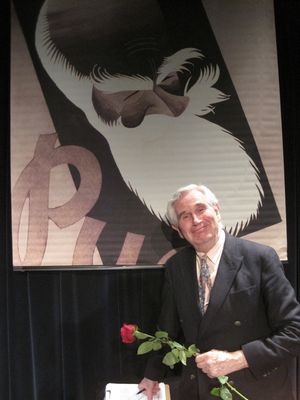 David Finkle at the talk back @ BroadwayWorld David Finkle at the talk back Photo