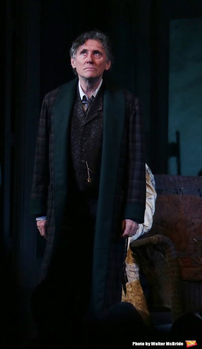 Gabriel Byrne  Photo