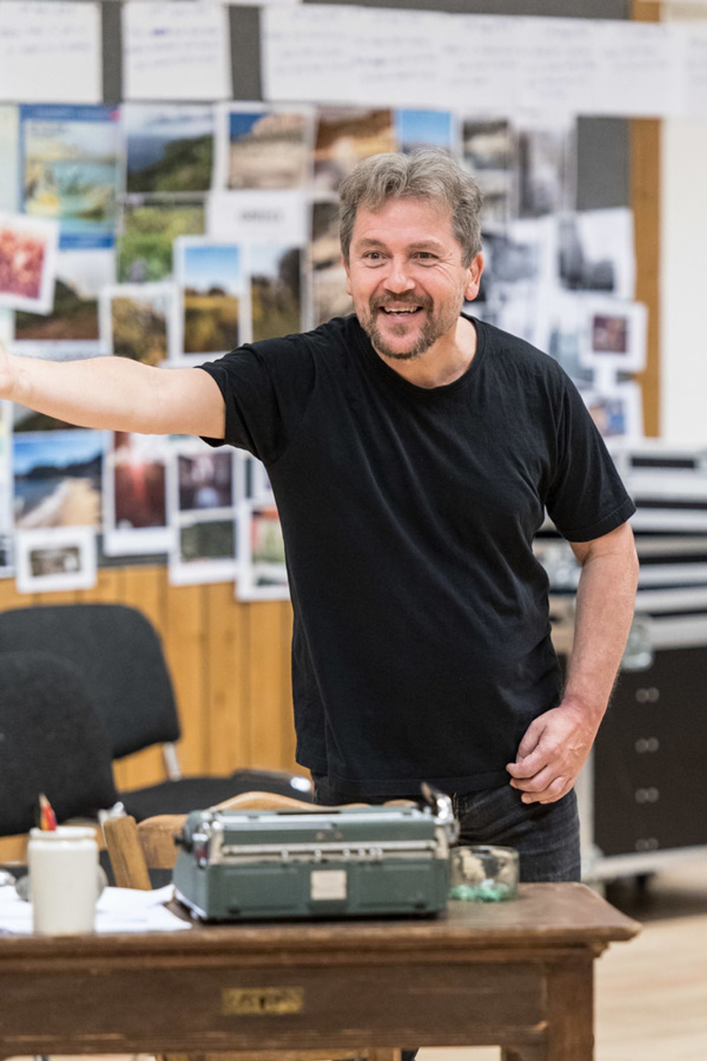 Photo Flash: In Rehearsal with Elizabeth McGovern, Ben Miles & More for National Theatre's SUNSET AT THE VILLA THALIA  Image