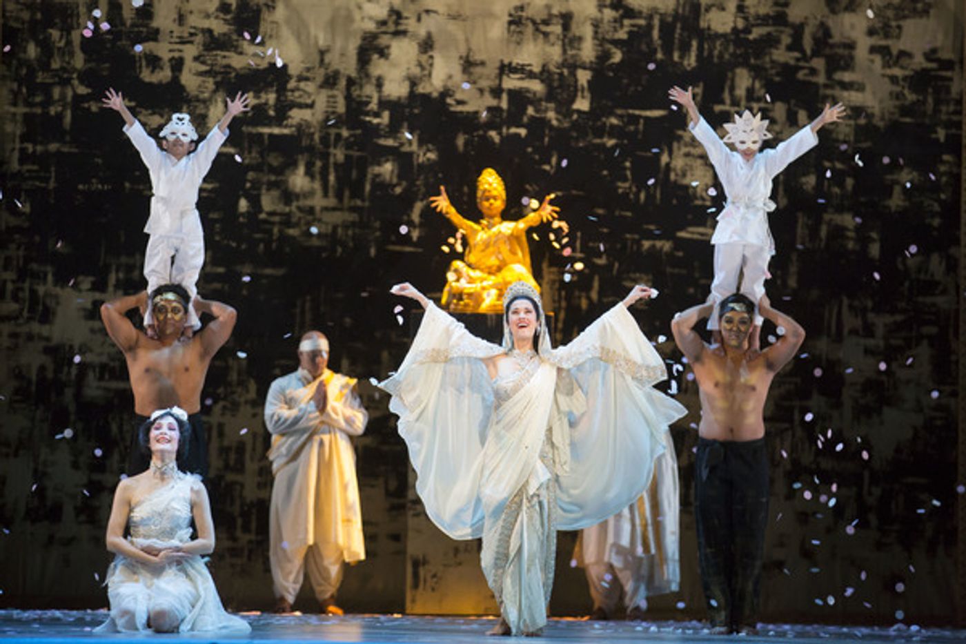 Photo Flash: First Look at Kate Baldwin, Paolo Montalban & More in Lyric Opera of Chicago's THE KING AND I  Image