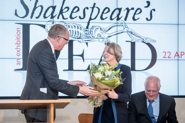 Photo Flash: Dame Maggie Smith Opens SHAKESPEARE'S DEAD Exhibition at Oxford  Image