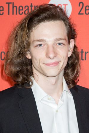 Mike Faist Photo