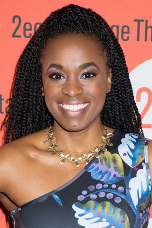 Kristolyn Lloyd Photo