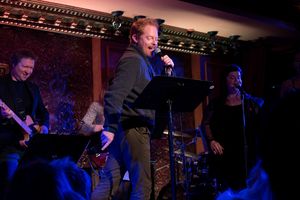  Jesse Tyler Ferguson Photo