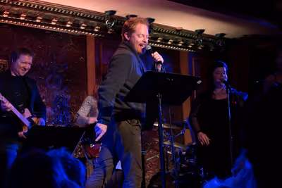  Jesse Tyler Ferguson Photo