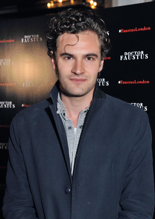 Tom Bateman Photo