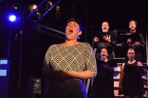 Danni Smith @ BroadwayWorld Danni Smith Photo