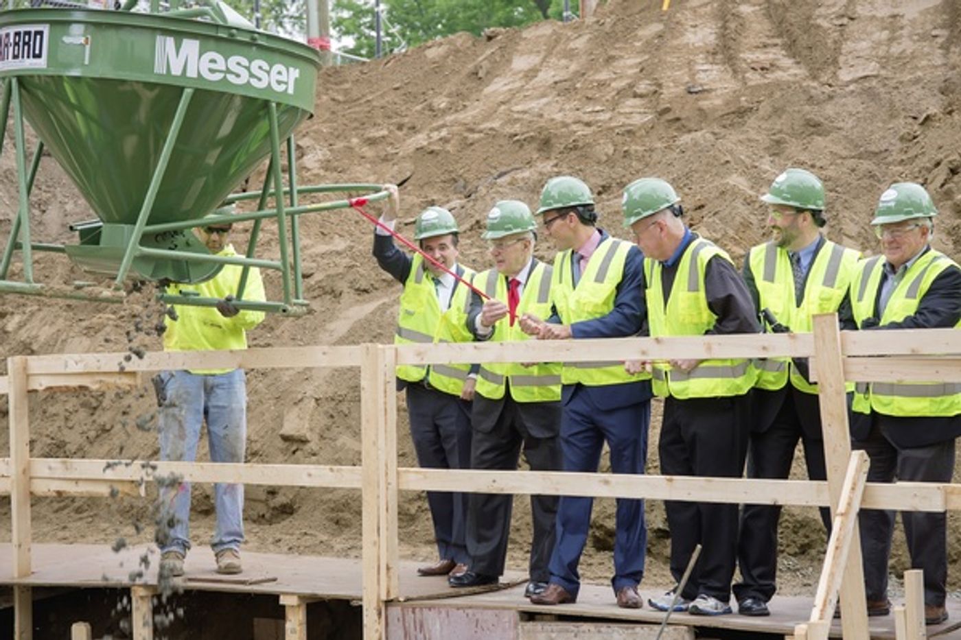 Photo Flash: Cincinnati Shakespeare Makes Big Announcement at 'First Pour' Event  Image