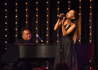Ariana Grande Photo