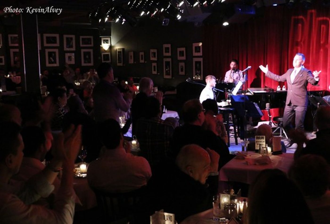 Photo Flash: Daniel Reichard Celebrates FRIENDS, ACQUAINTANCES, AND STRANGERS at Birdland  Image