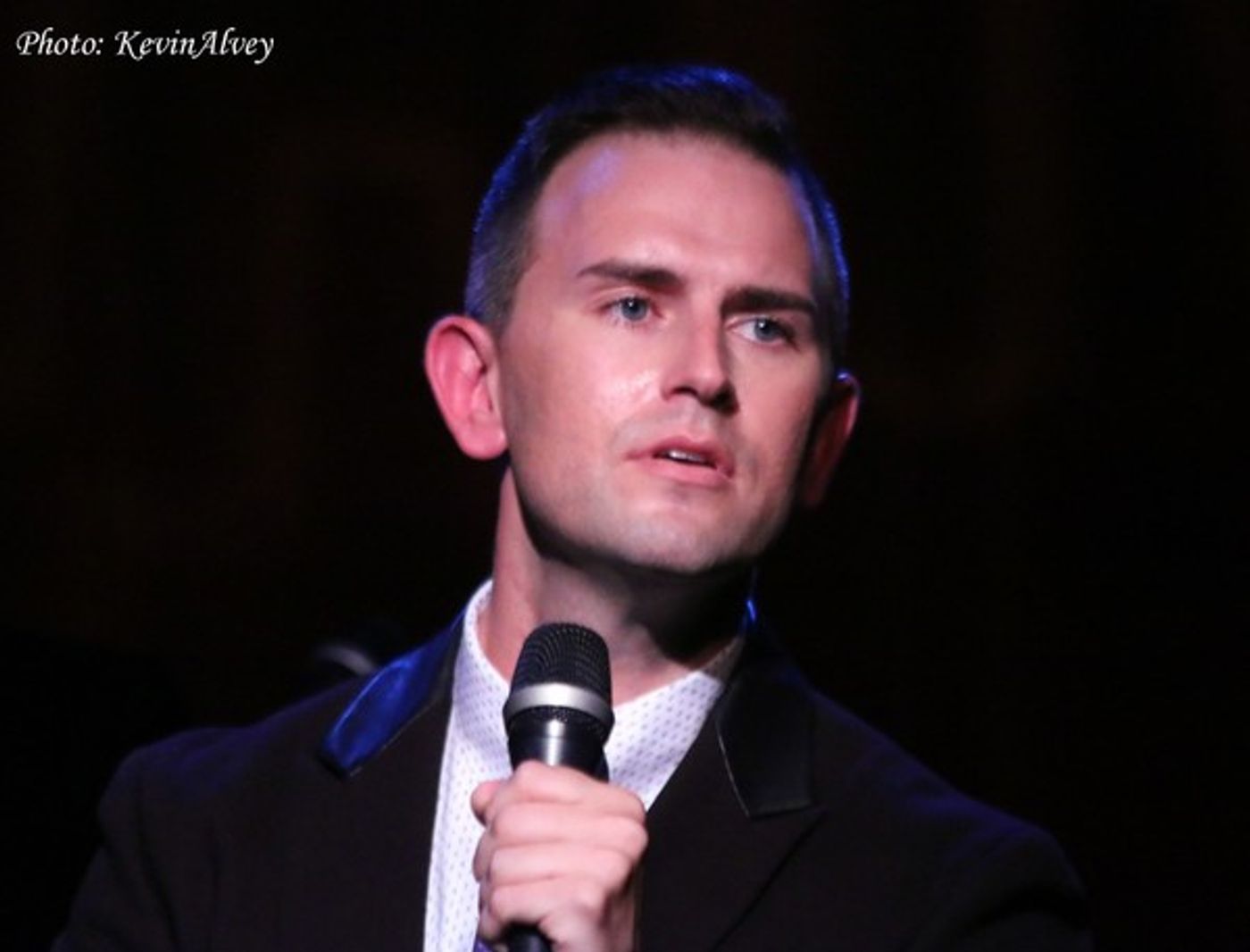 Photo Flash: Daniel Reichard Celebrates FRIENDS, ACQUAINTANCES, AND STRANGERS at Birdland  Image