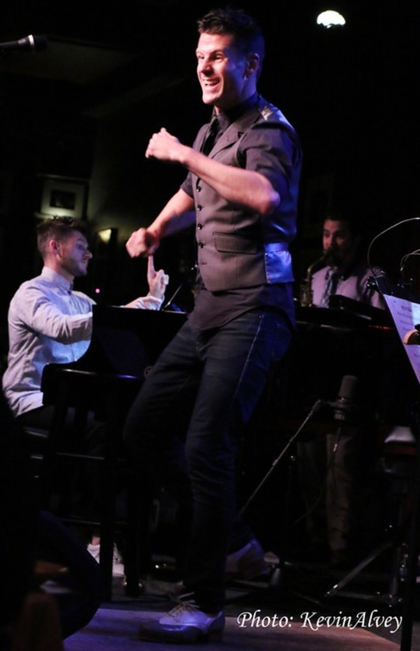 Photo Flash: Daniel Reichard Celebrates FRIENDS, ACQUAINTANCES, AND STRANGERS at Birdland  Image