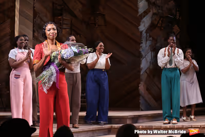 The cast join Heather Headley Photo