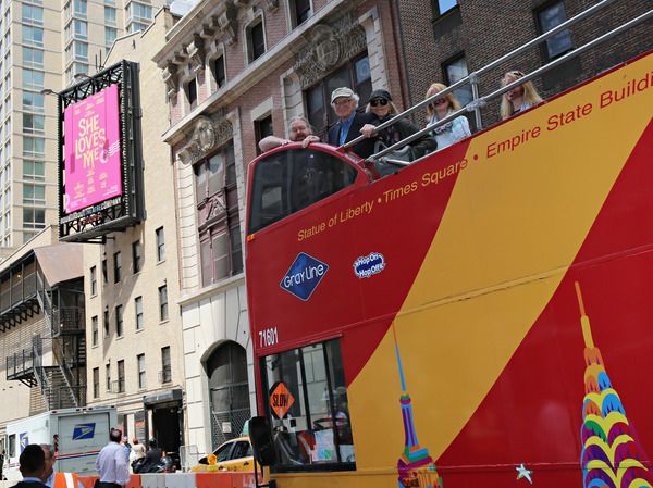 Photo Flash: 'FIDDLER' and SHE LOVES ME Casts Celebrate Sheldon Harnick with RIDE OF FAME — photo 1 of 8