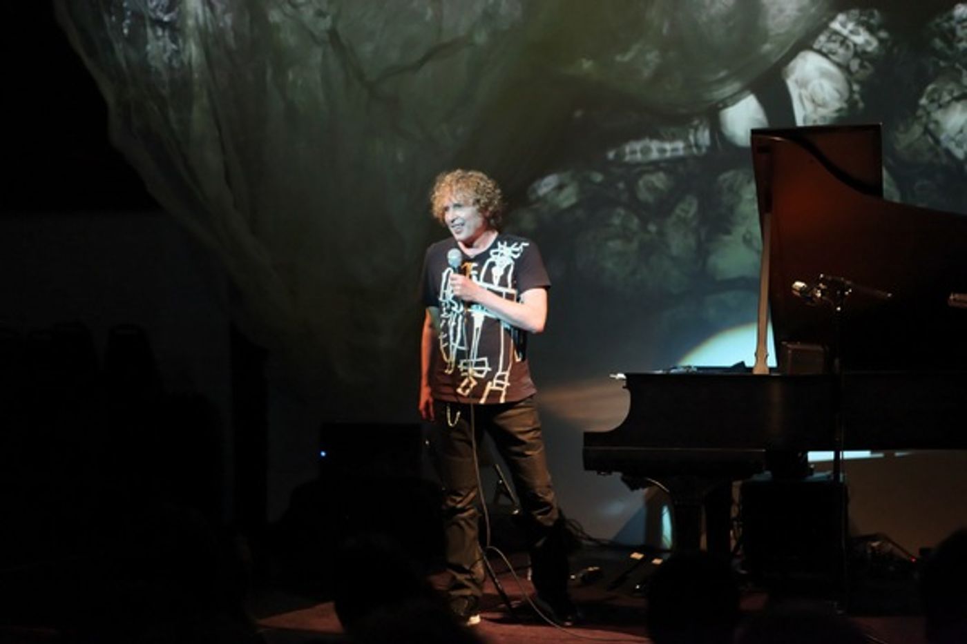 Photo Flash: Peter Manning Robinson Debuts THE REFRACTOR PIANO CONCERT at Bergamot Station Image