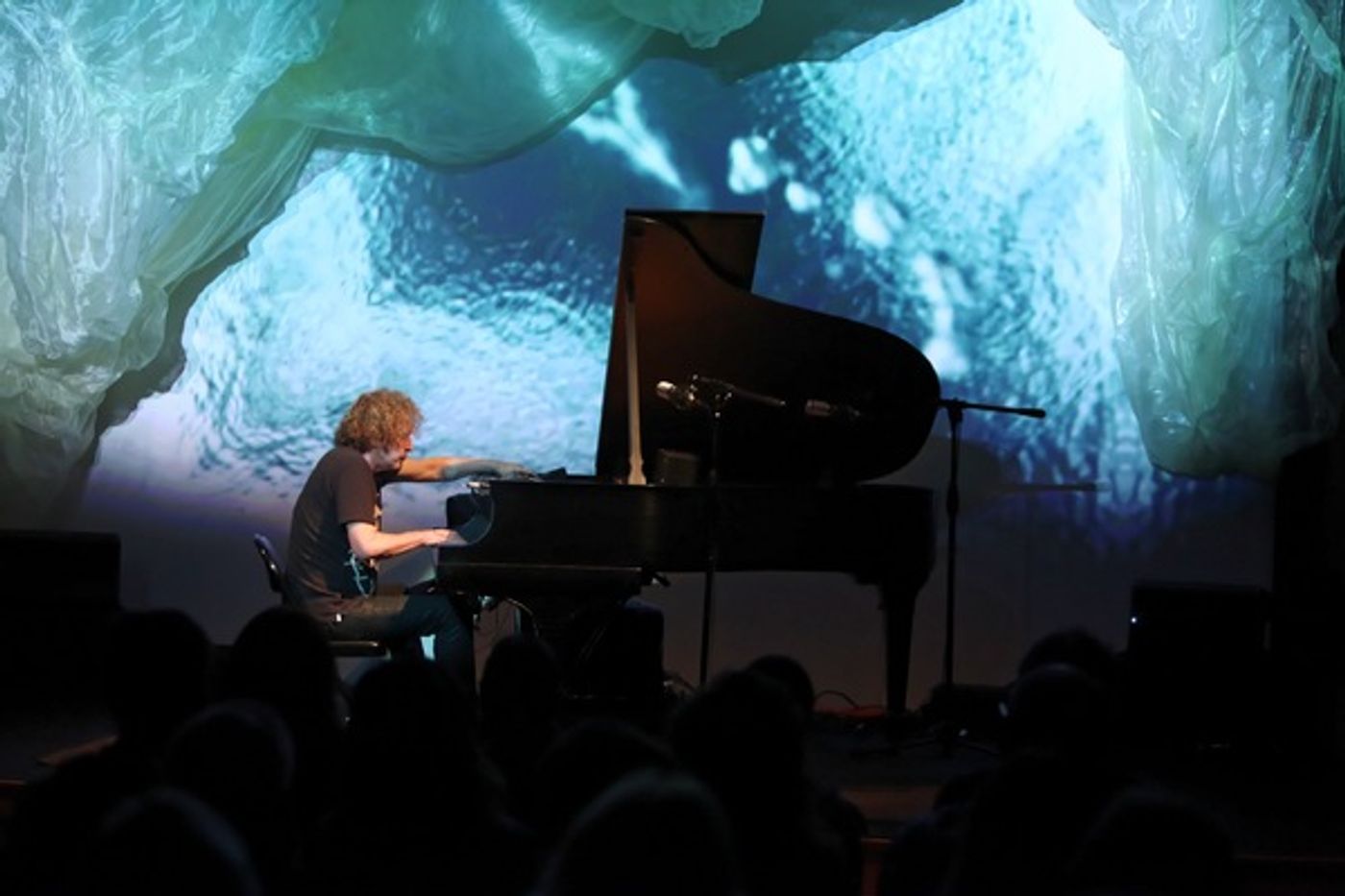 Photo Flash: Peter Manning Robinson Debuts THE REFRACTOR PIANO CONCERT at Bergamot Station Image