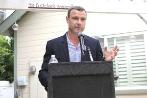 Liev Schreiber @ BroadwayWorld Liev Schreiber Photo