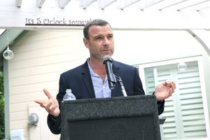 Liev Schreiber @ BroadwayWorld Liev Schreiber Photo