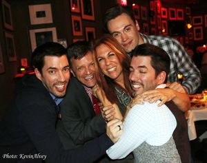 Drew Scott, Jim Caruso, Victoria Shaw, Erich Bergen and Jonathan Scott @ BroadwayWorld Drew Scott, Jim Caruso, Victoria Shaw, Erich Bergen and Jonathan Scott Photo