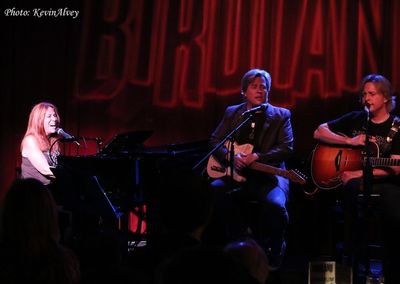 Victoria Shaw, Matthew Nelson and Gunnar Nelson Photo