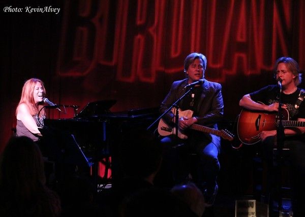 Victoria Shaw, Matthew Nelson and Gunnar Nelson Photo