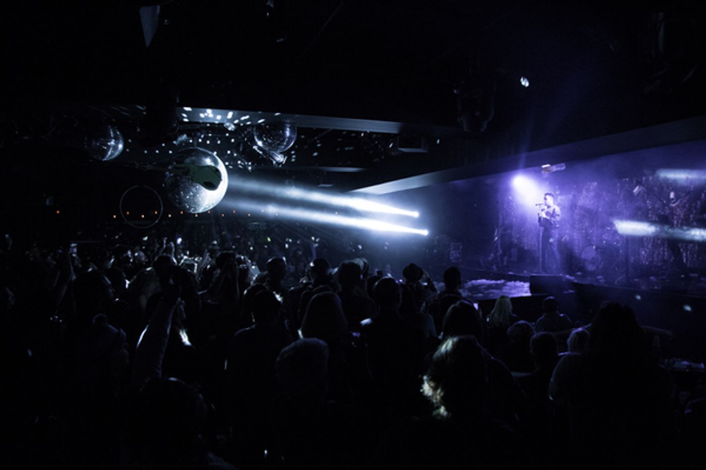 Photo Flash: Lena Hall, Robin De Jesus & More Pay Tribute to Prince at 42West  Image