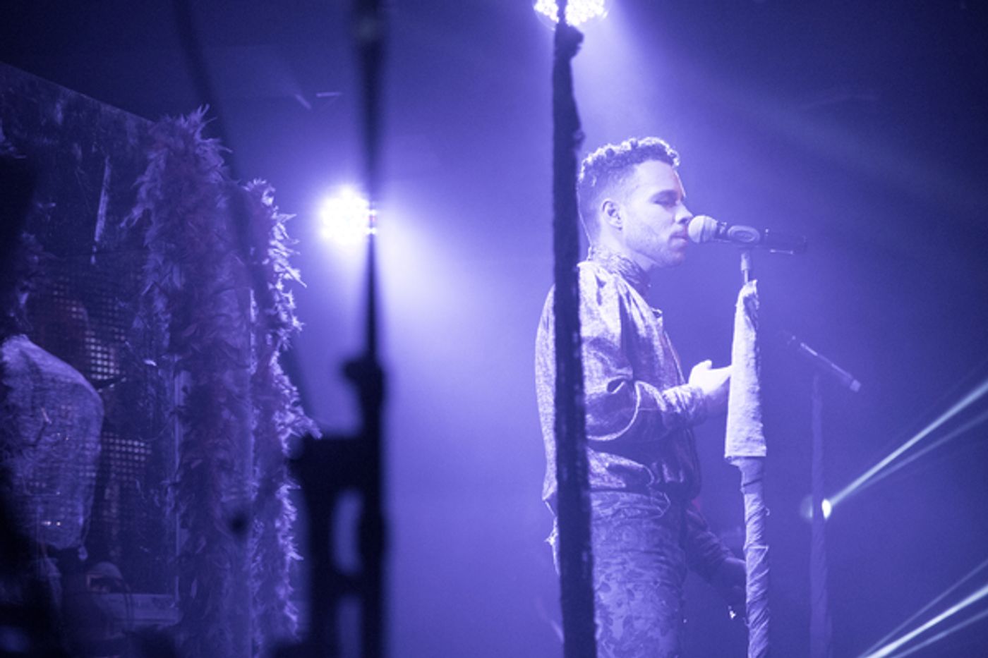 Photo Flash: Lena Hall, Robin De Jesus & More Pay Tribute to Prince at 42West  Image