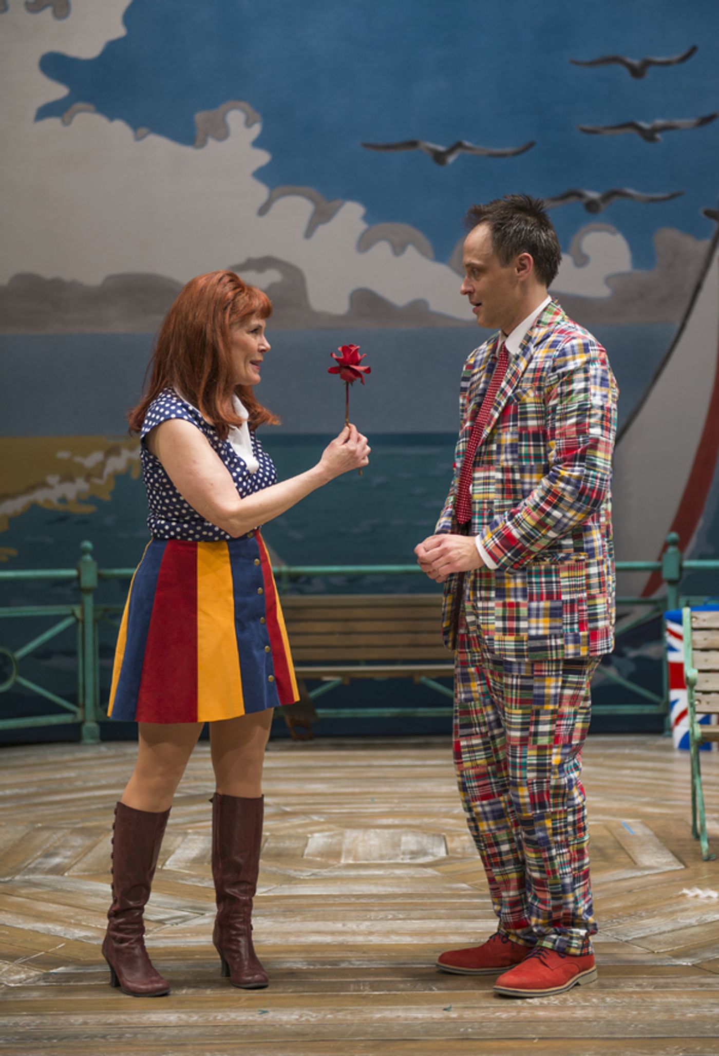 Photo Flash: First Look at ONE MAN, TWO GUVNORS at Court Theatre  Image